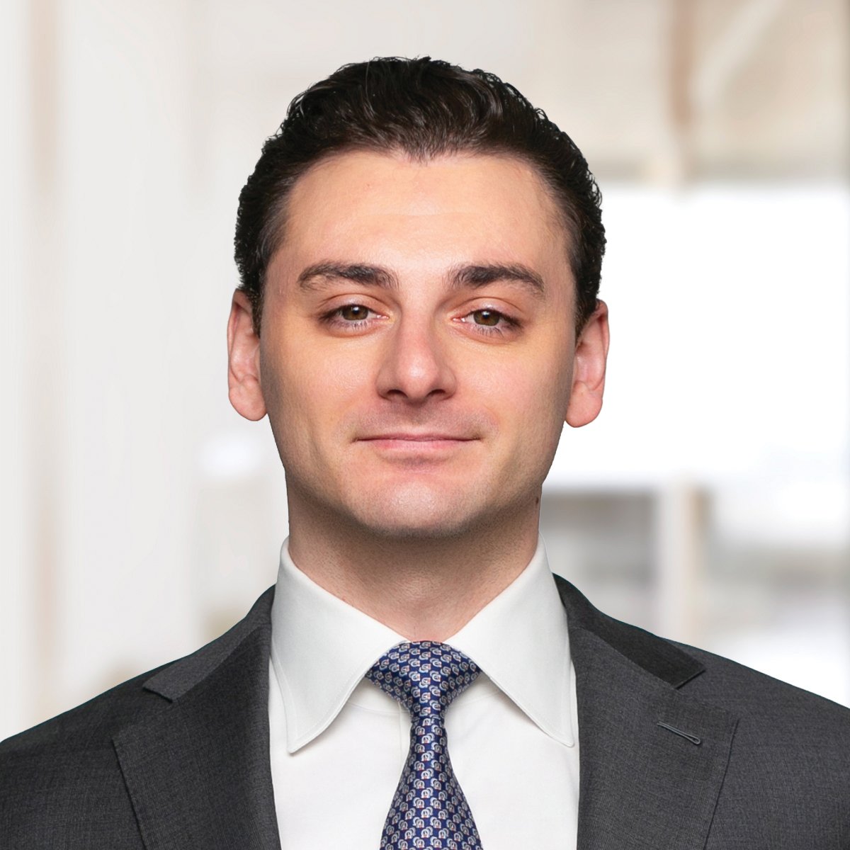 Kyle MacRae headshot